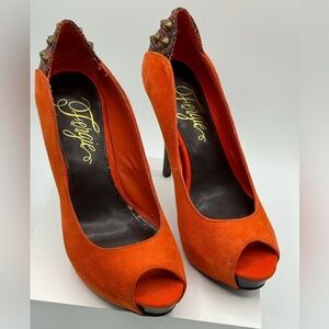 Orange suede pumps size 6 by Fergie New Vintage